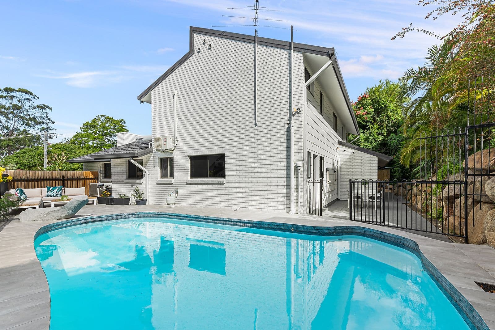 22 Chantilly Street, Chapel Hill QLD 4069, Chapel Hill - Thumbnail 2