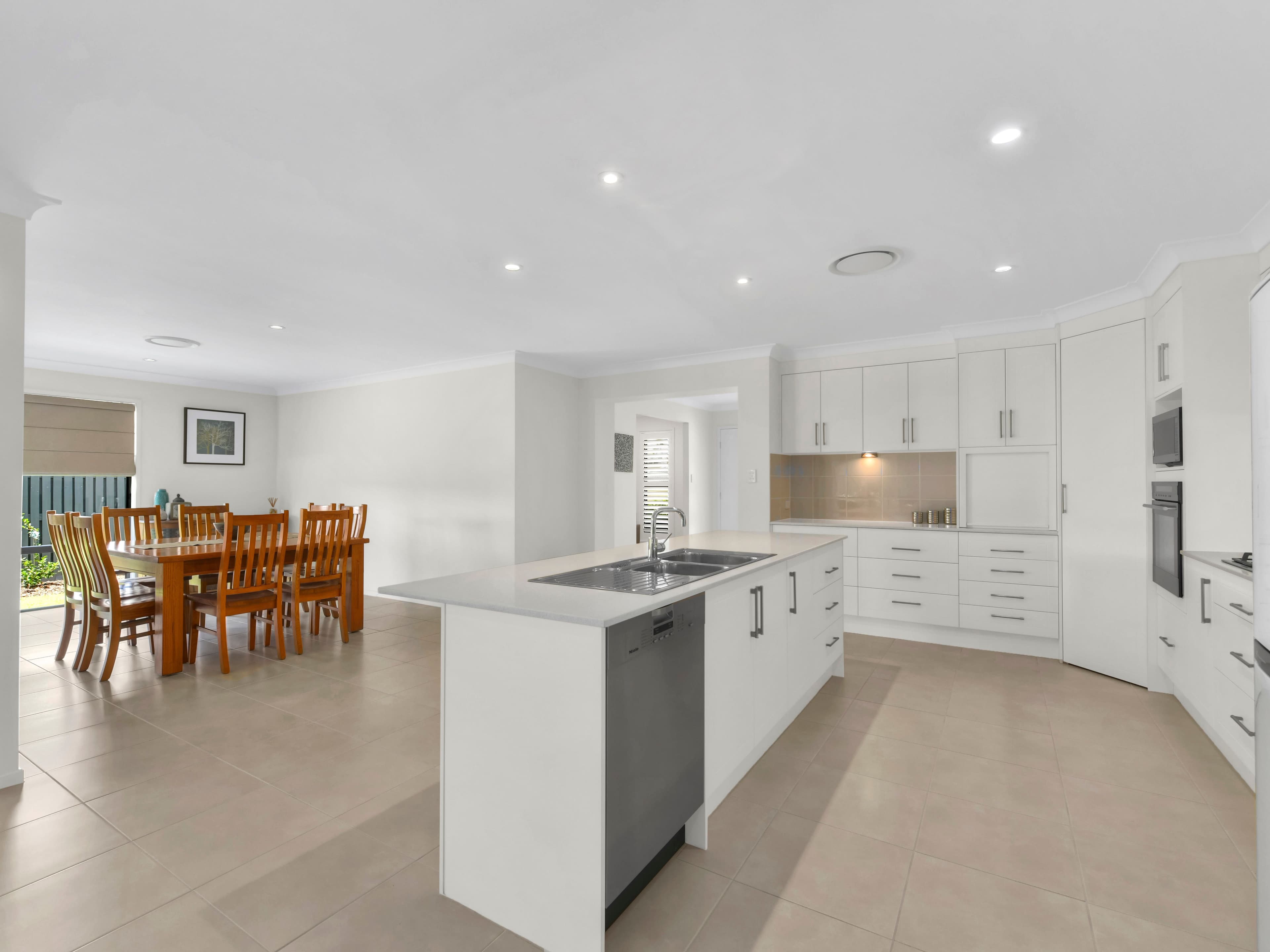 10 Silverbirch Place, Bridgeman Downs QLD 4035, Bridgeman Downs - Thumbnail 7
