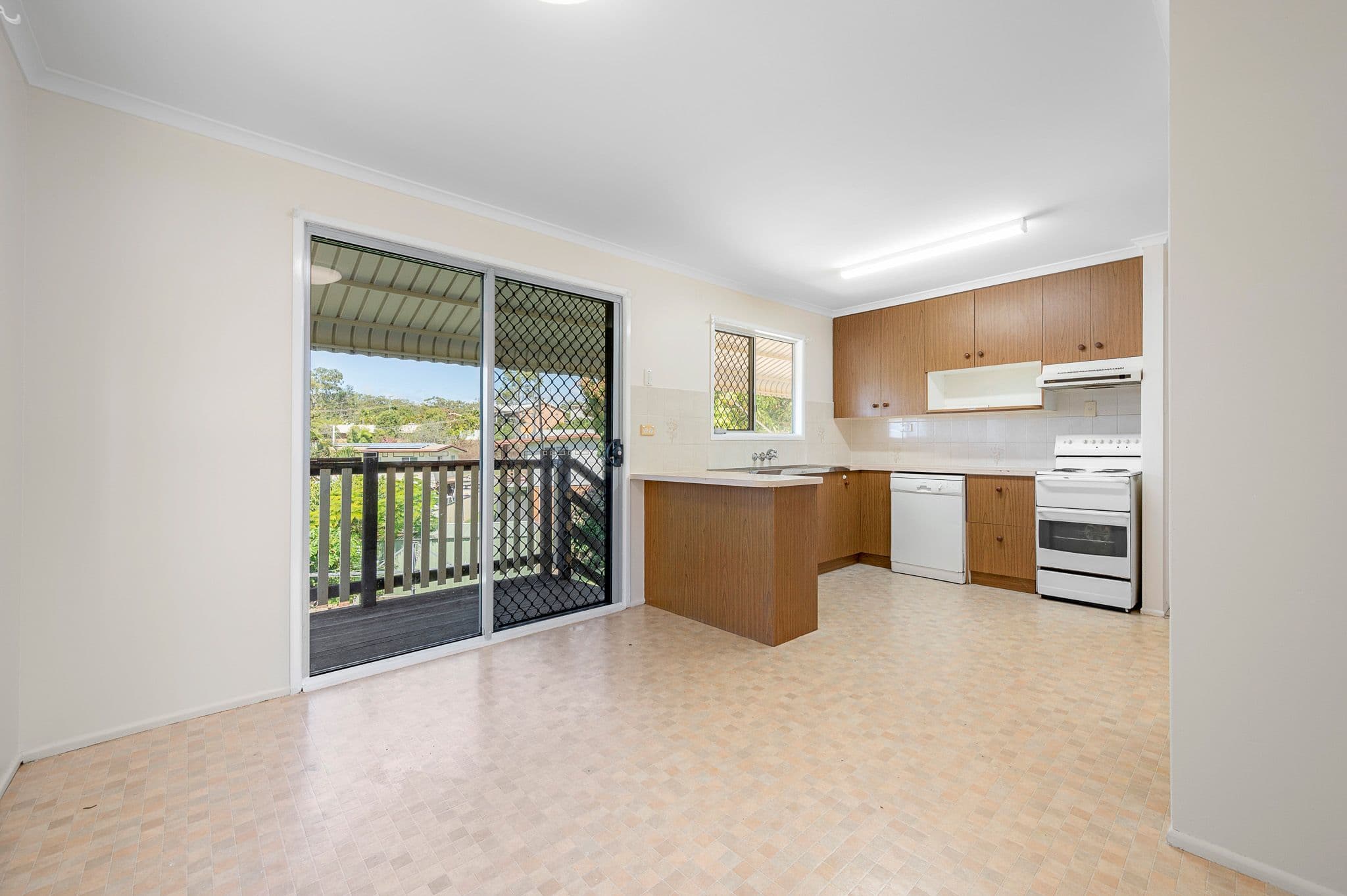 98 Elizabeth Street, South Gladstone QLD 4680, South Gladstone - Thumbnail 4