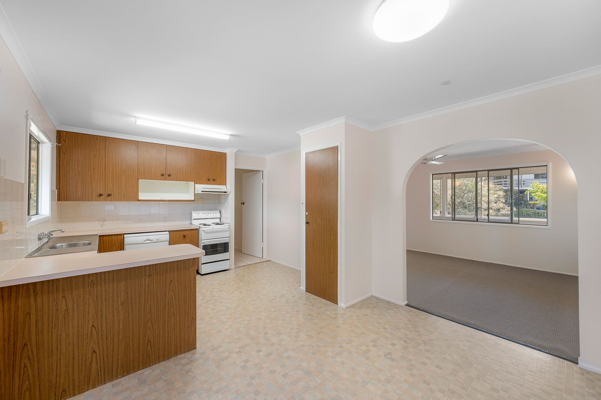 98 Elizabeth Street, South Gladstone QLD 4680, South Gladstone - Thumbnail 5