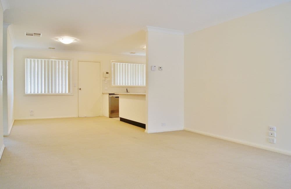 9 Jimmy Noonan Close, YOUNG NSW 2594, Young - Thumbnail 3
