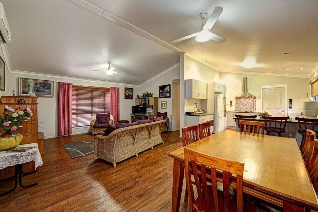 118 Pine Creek Road, PINE CREEK QLD 4670, Pine Creek - Thumbnail 3