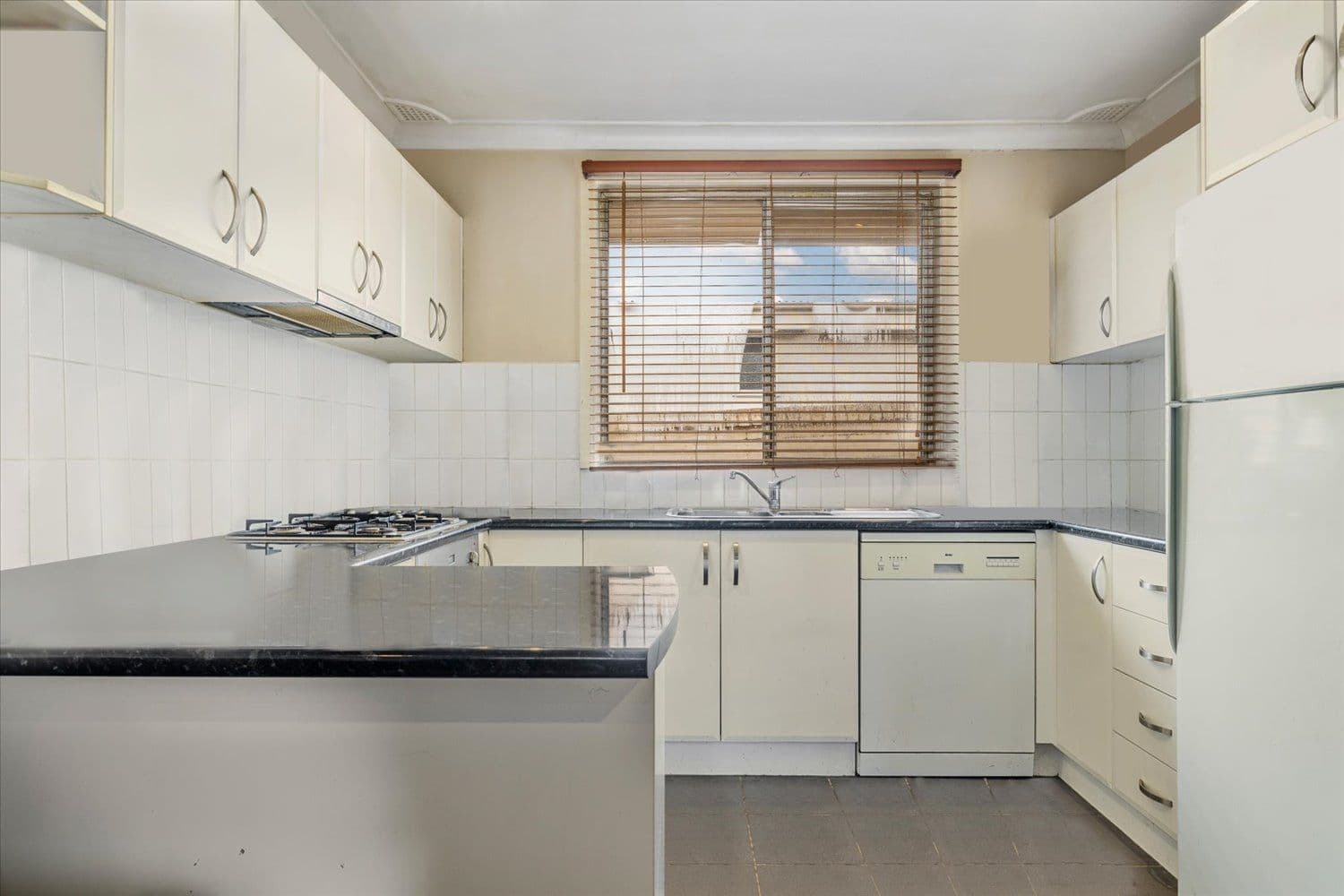 4/8 Cowper Street, Goulburn NSW 2580, Goulburn - Thumbnail 2