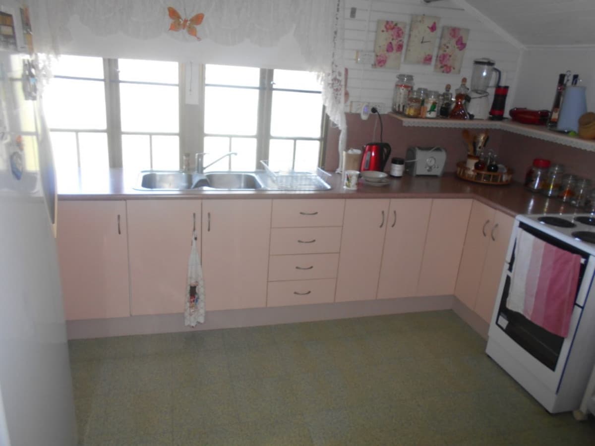10 Anderssen Street, Halifax, QLD, Halifax - Thumbnail 2