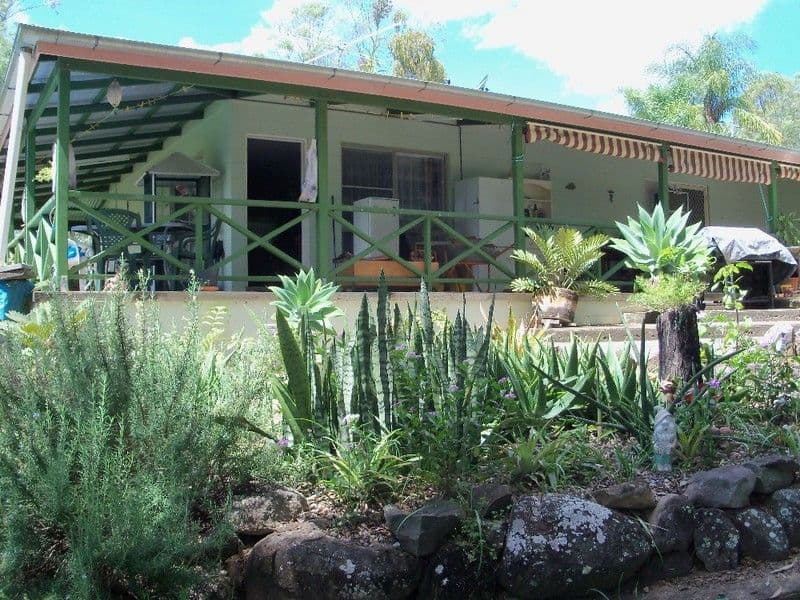 97 E Nanango Road, NANANGO QLD 4615, Nanango - Thumbnail 2