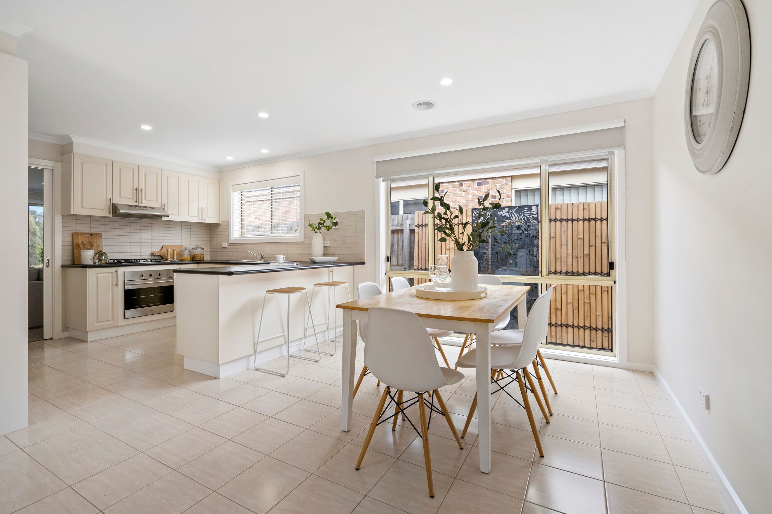 22 Embling Avenue, South Morang VIC 3752, South Morang - Thumbnail 2
