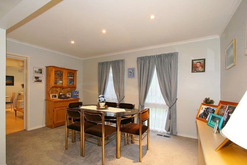 6 McGuigan Grove, Ferntree Gully VIC 3156, Ferntree Gully - Thumbnail 4