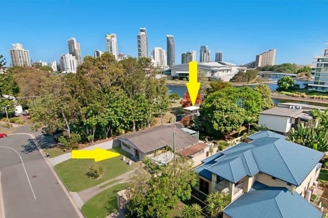 145 Allambi Avenue, BROADBEACH WATERS QLD 4218, Broadbeach Waters - Thumbnail 2