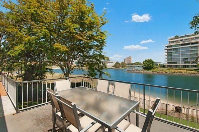 145 Allambi Avenue, BROADBEACH WATERS QLD 4218, Broadbeach Waters - Thumbnail 3