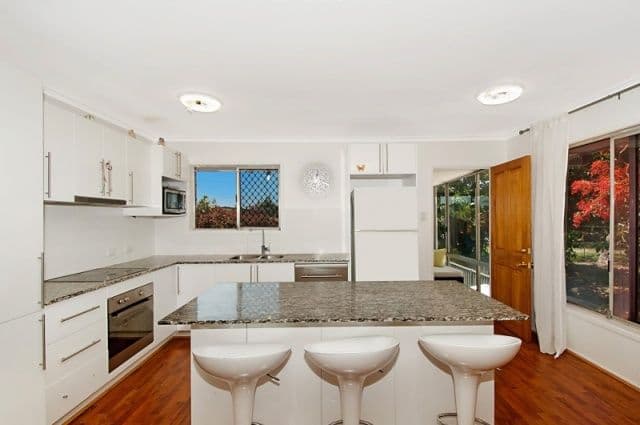145 Allambi Avenue, BROADBEACH WATERS QLD 4218, Broadbeach Waters - Thumbnail 5
