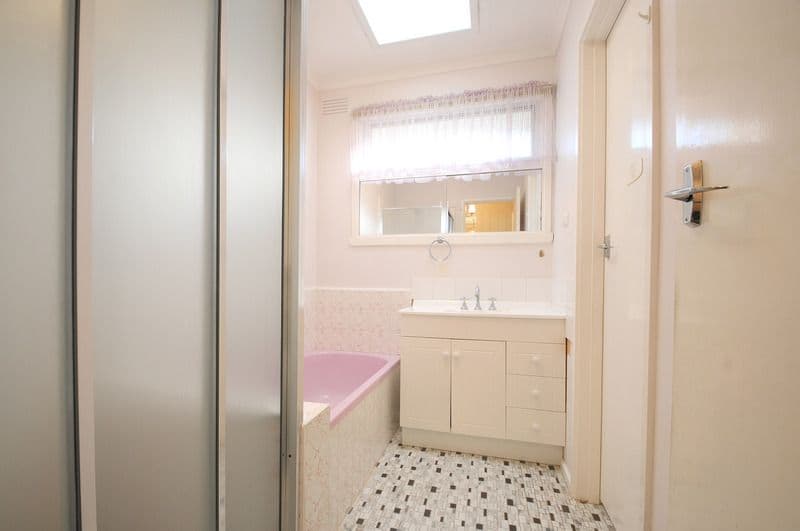 18 Golden Avenue, BONBEACH VIC 3196, Bonbeach - Thumbnail 5