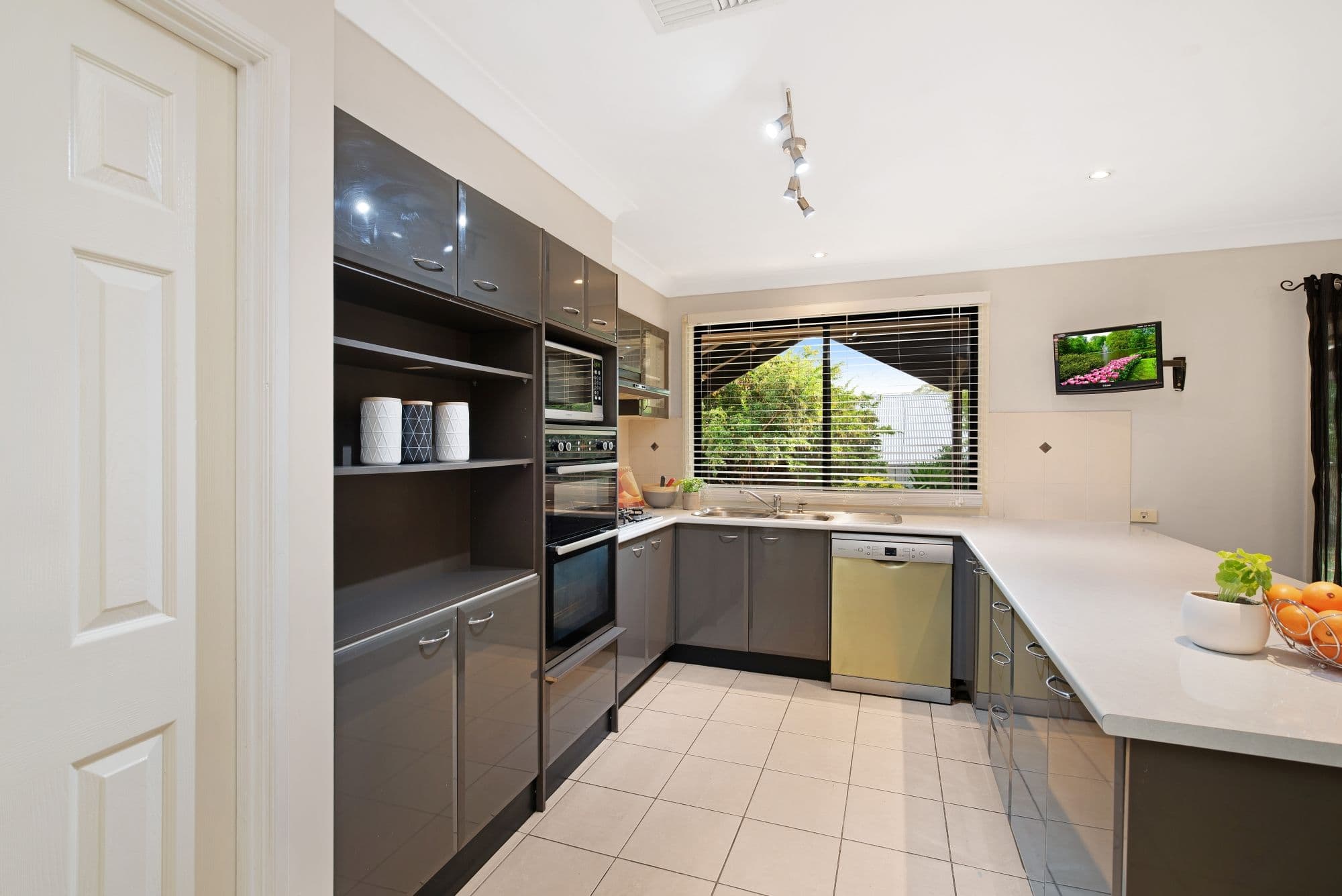 8 Stanley Close, Bolwarra Heights - Thumbnail 3