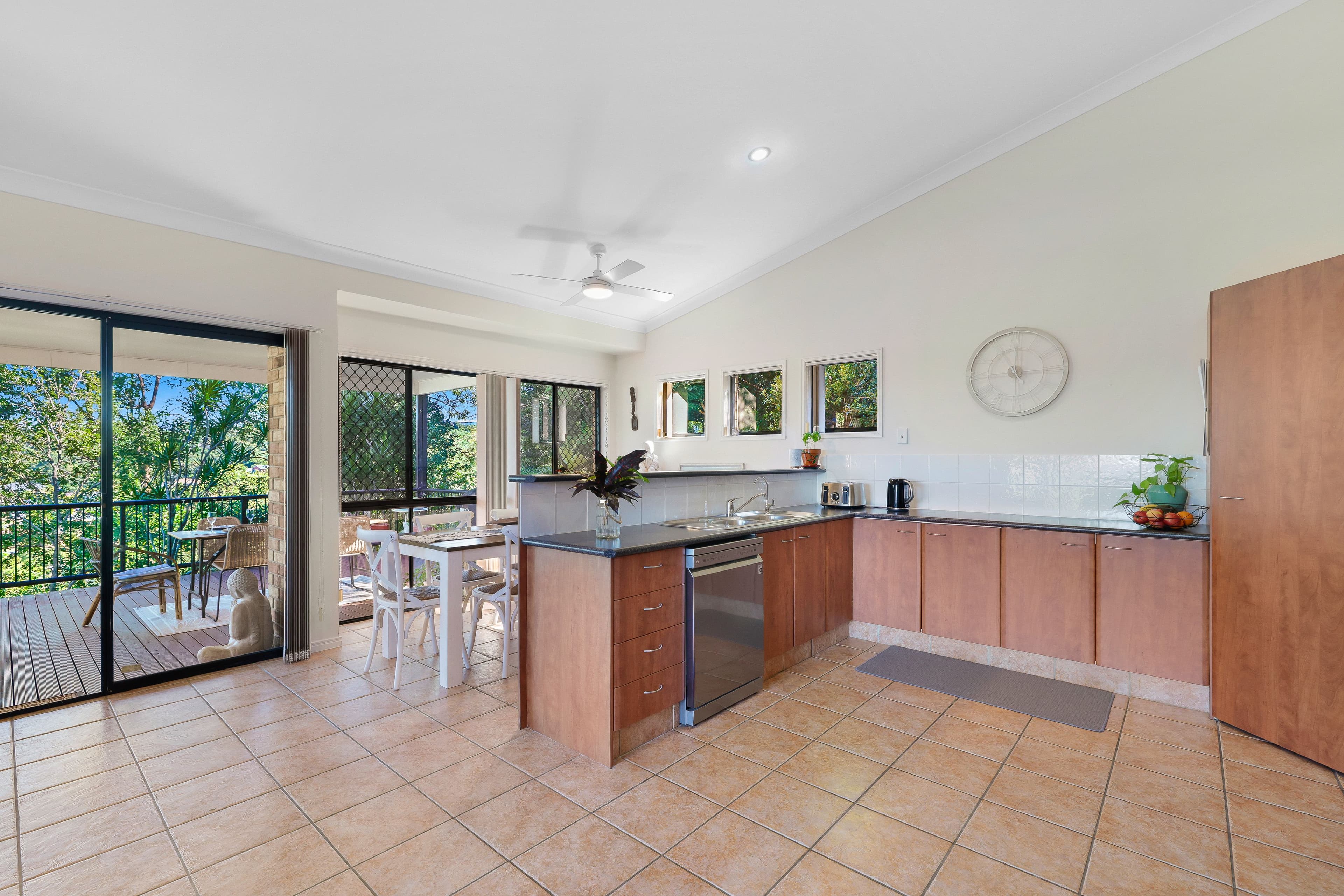 28 Midway Terrace, Pacific Pines QLD 4211, Pacific Pines - Thumbnail 6