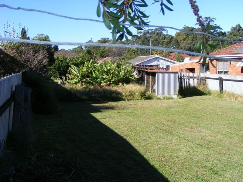 15 Vale Street, MOUNT SAINT THOMAS NSW 2500, Mount Saint Thomas - Thumbnail 2