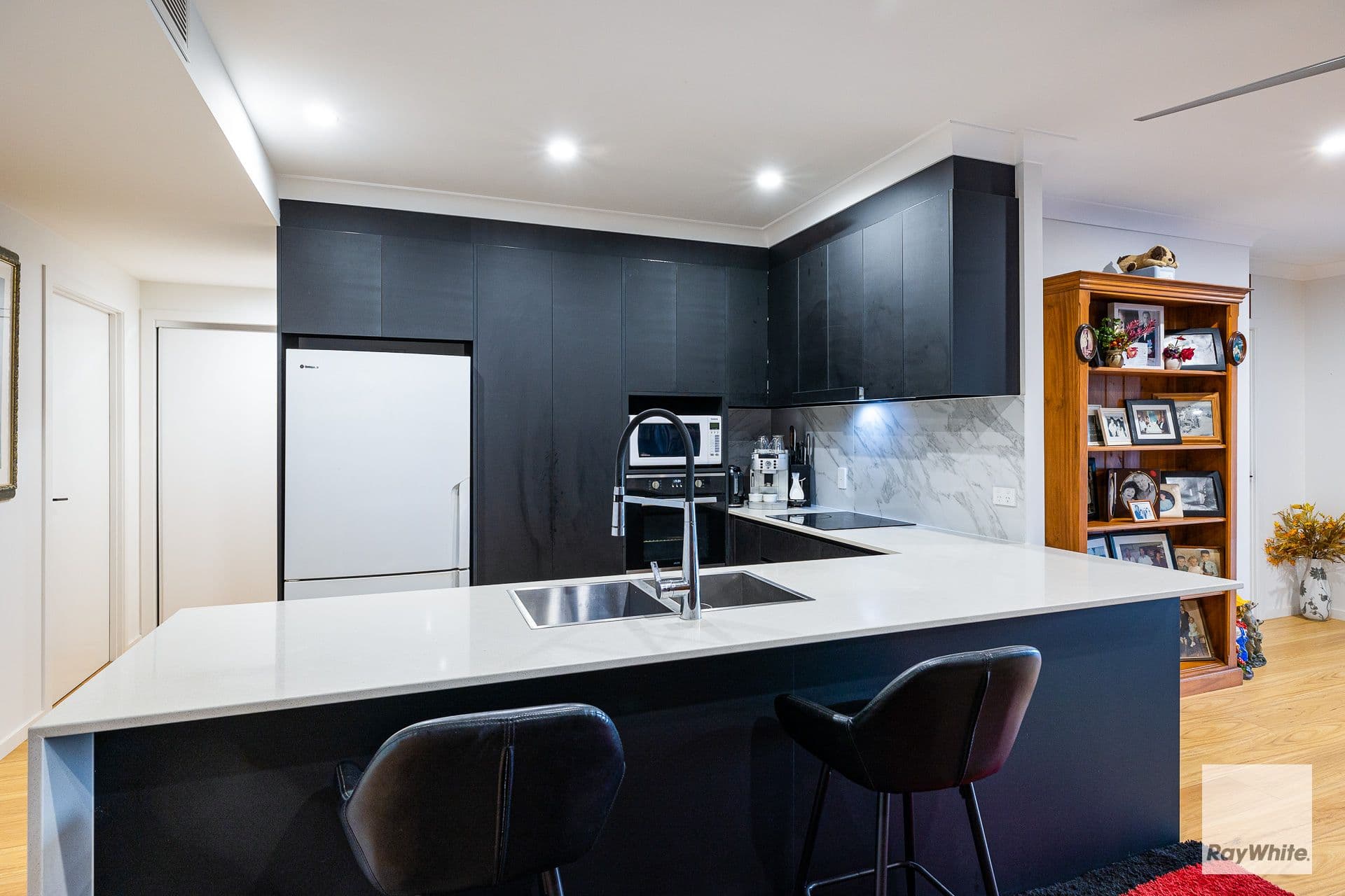 161 Esplanade, Redland Bay QLD 4165, Redland Bay - Thumbnail 3