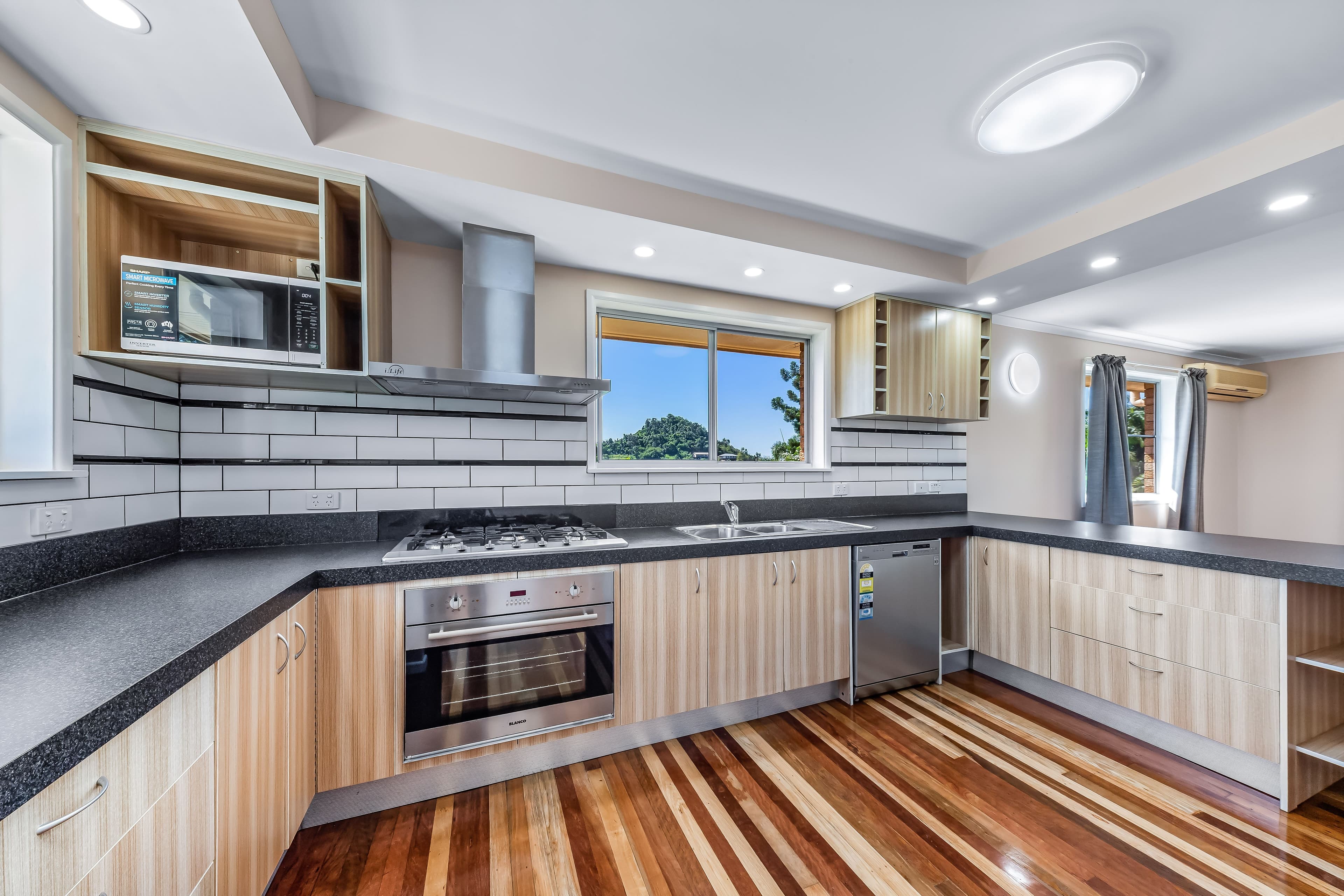 4 Woomerah Avenue, Cannonvale QLD 4802, Cannonvale - Thumbnail 7