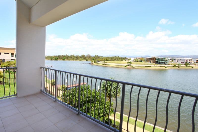 5056 Emerald Island Drive, CARRARA QLD 4211, Carrara - Thumbnail 3