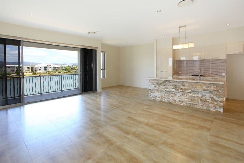 5056 Emerald Island Drive, CARRARA QLD 4211, Carrara - Thumbnail 5