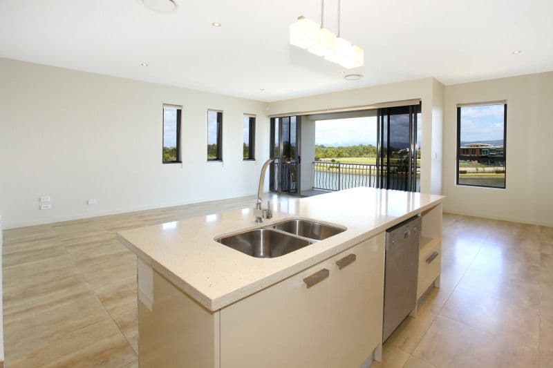 5056 Emerald Island Drive, CARRARA QLD 4211, Carrara - Thumbnail 7
