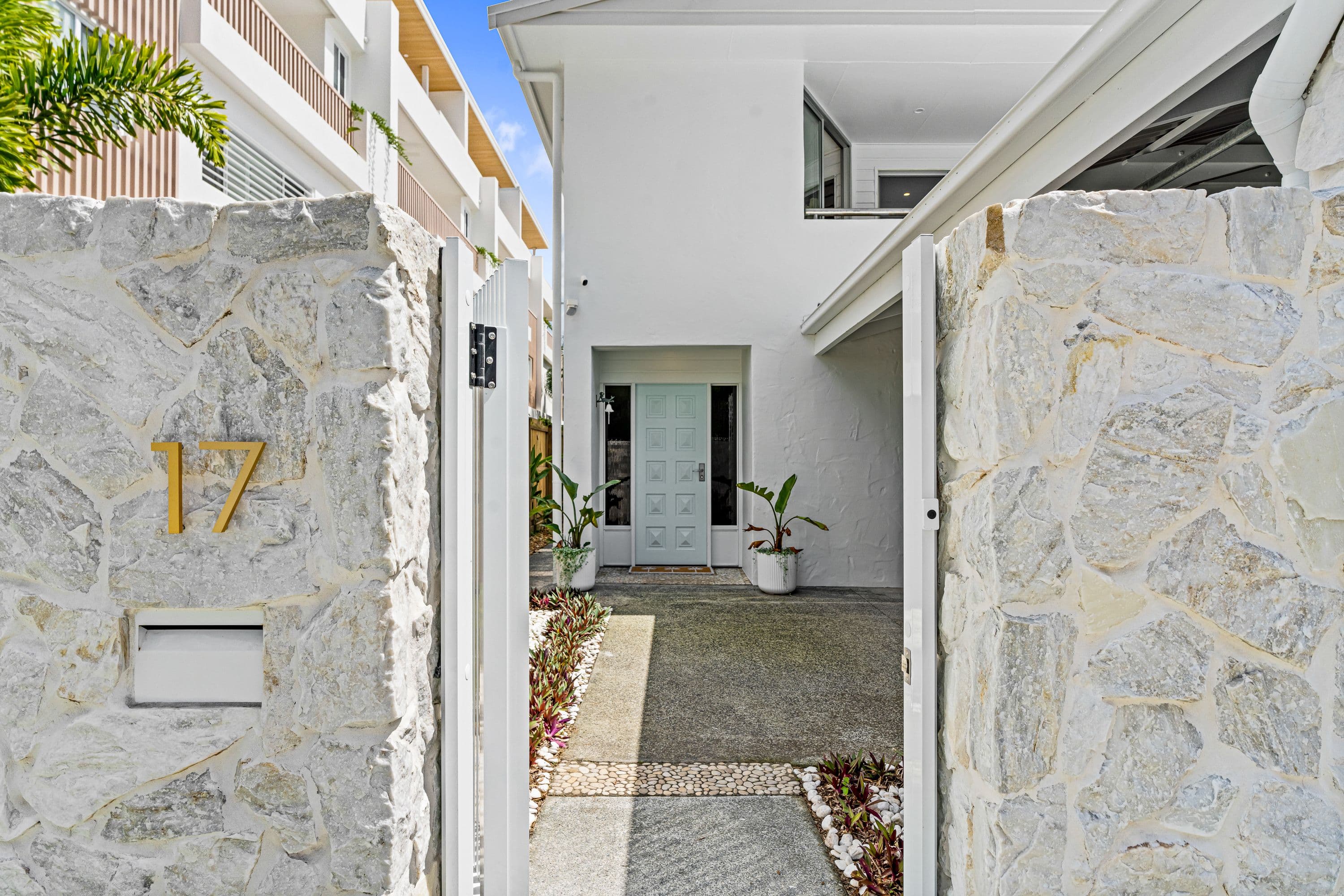 17 Hythe Street, Miami QLD 4220, Miami - Thumbnail 5