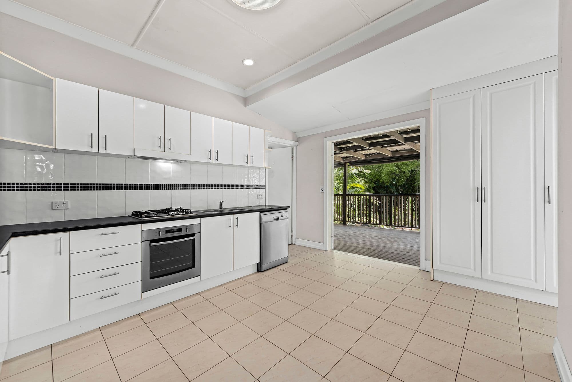 102 Fairfield Road, Fairfield QLD 4103, Fairfield - Thumbnail 6