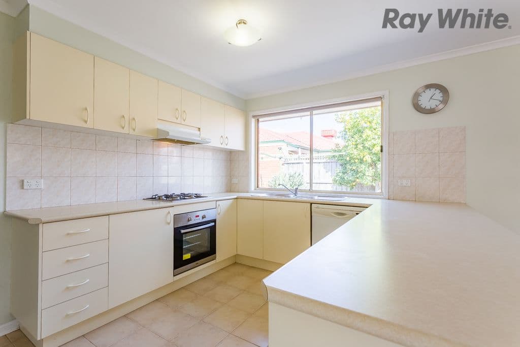 11 Mordaunt Drive, Hillside VIC 3037, Hillside - Thumbnail 2