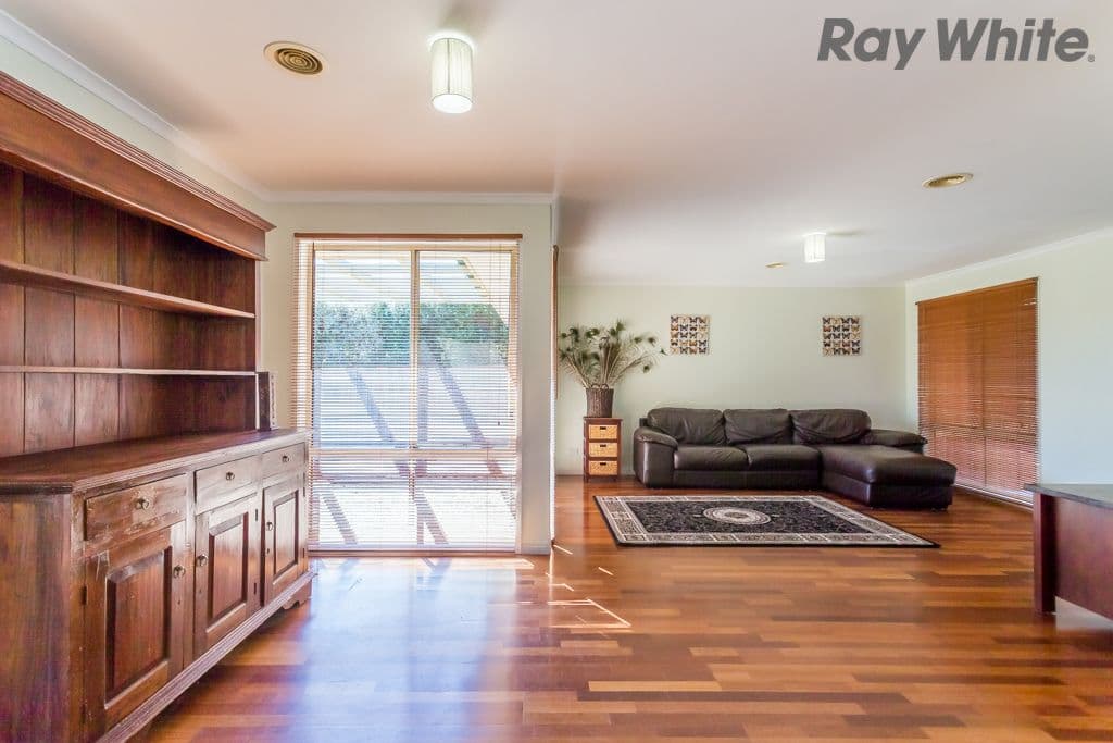 11 Mordaunt Drive, Hillside VIC 3037, Hillside - Thumbnail 3