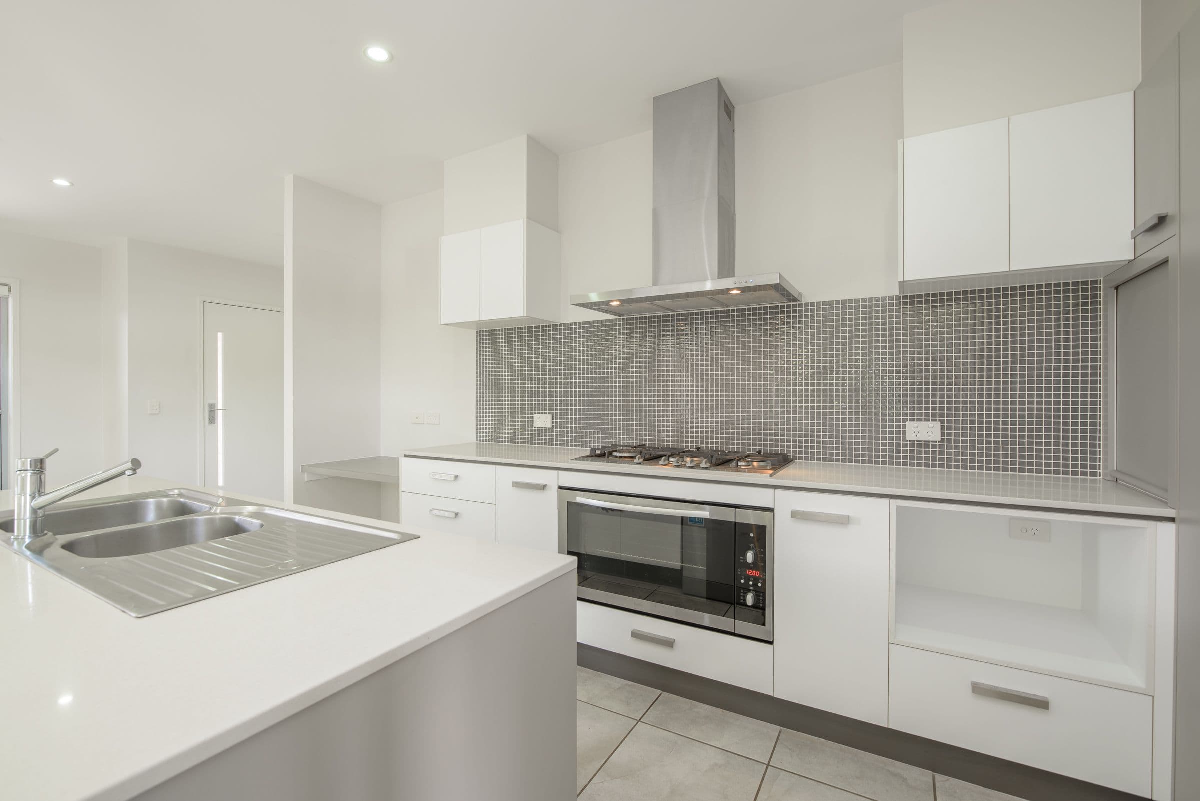 3 Cornforth Crescent, Kirkwood QLD 4680, Kirkwood - Thumbnail 3
