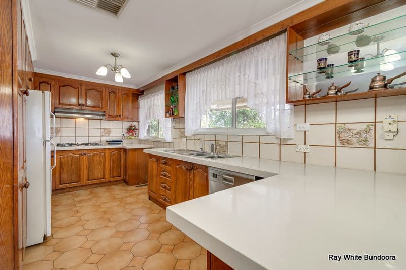 9 Lennox Crescent, BUNDOORA VIC 3083, Bundoora - Thumbnail 2