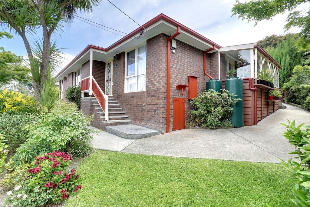 13 Winnetka Drive, LILYDALE VIC 3140, Lilydale - Thumbnail 2