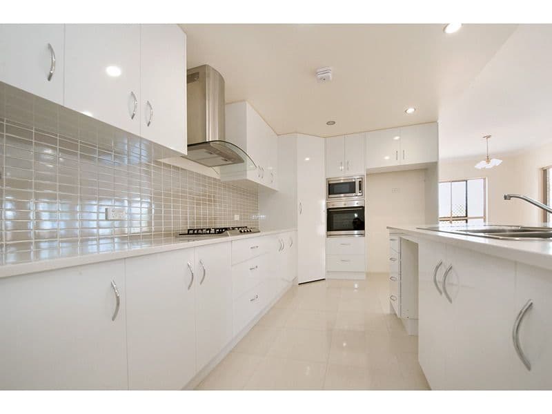 3 Primrose Avenue, NORMAN GARDENS QLD 4701, Norman Gardens - Thumbnail 2