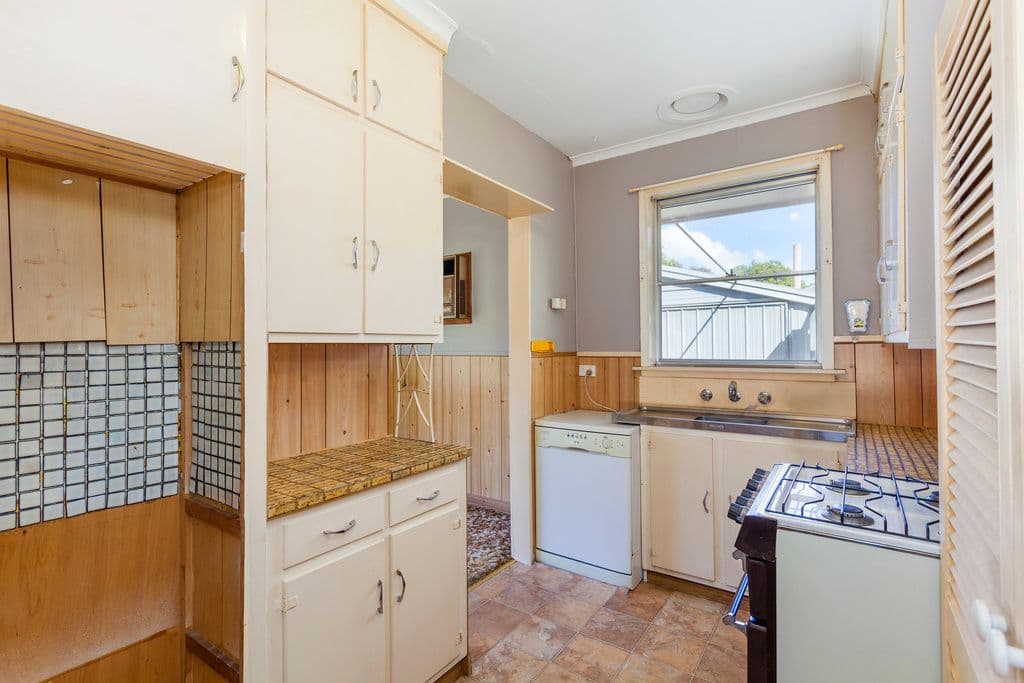 118 Portarlington Road, NEWCOMB VIC 3219, Newcomb - Thumbnail 4
