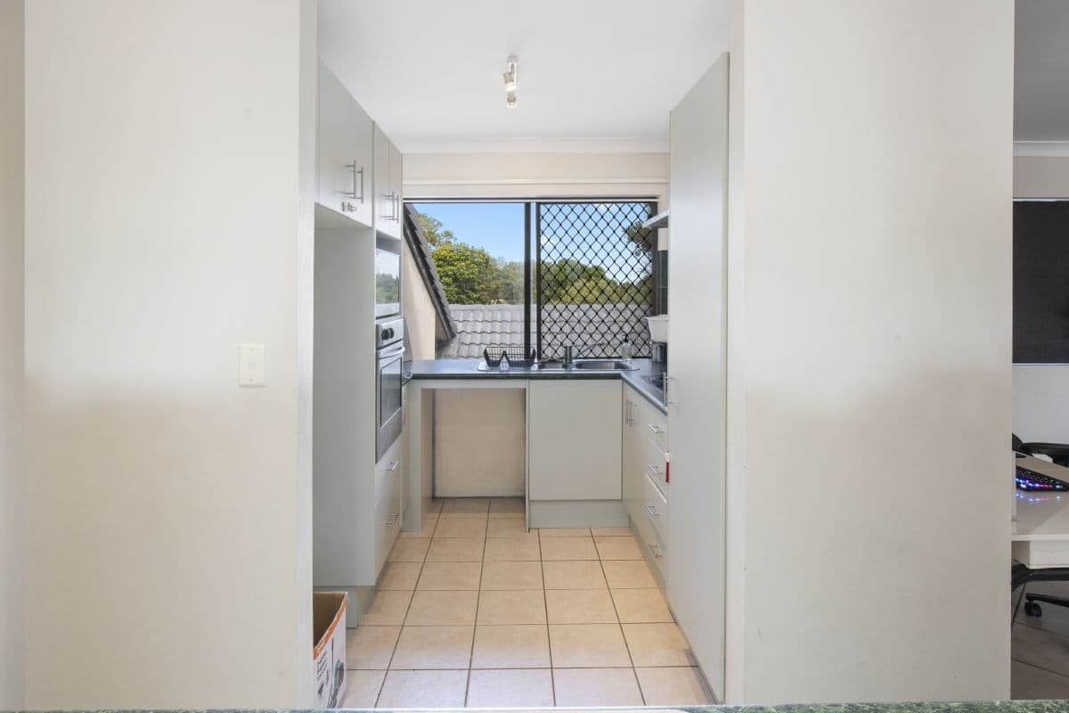 2 Dunlop Court, Mermaid Waters QLD 4218, Mermaid Waters - Thumbnail 4