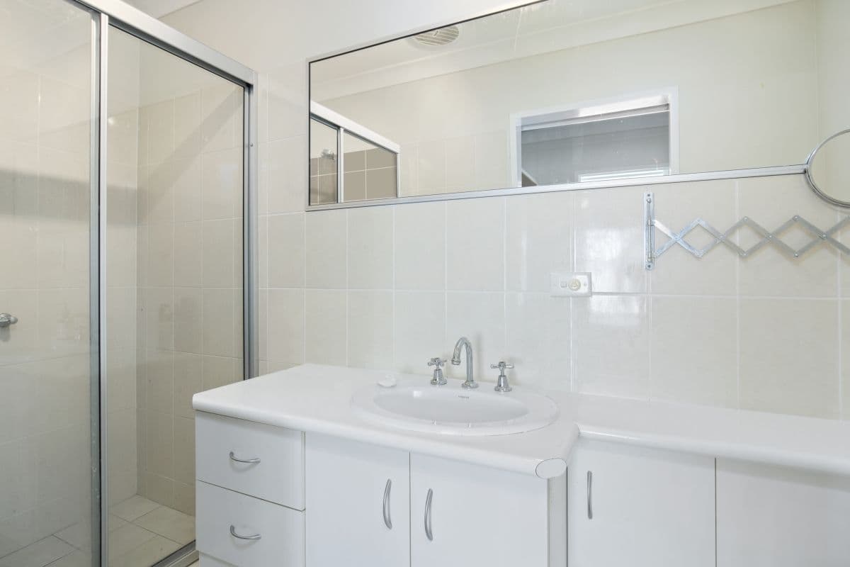 2 Dunlop Court, Mermaid Waters QLD 4218, Mermaid Waters - Thumbnail 5