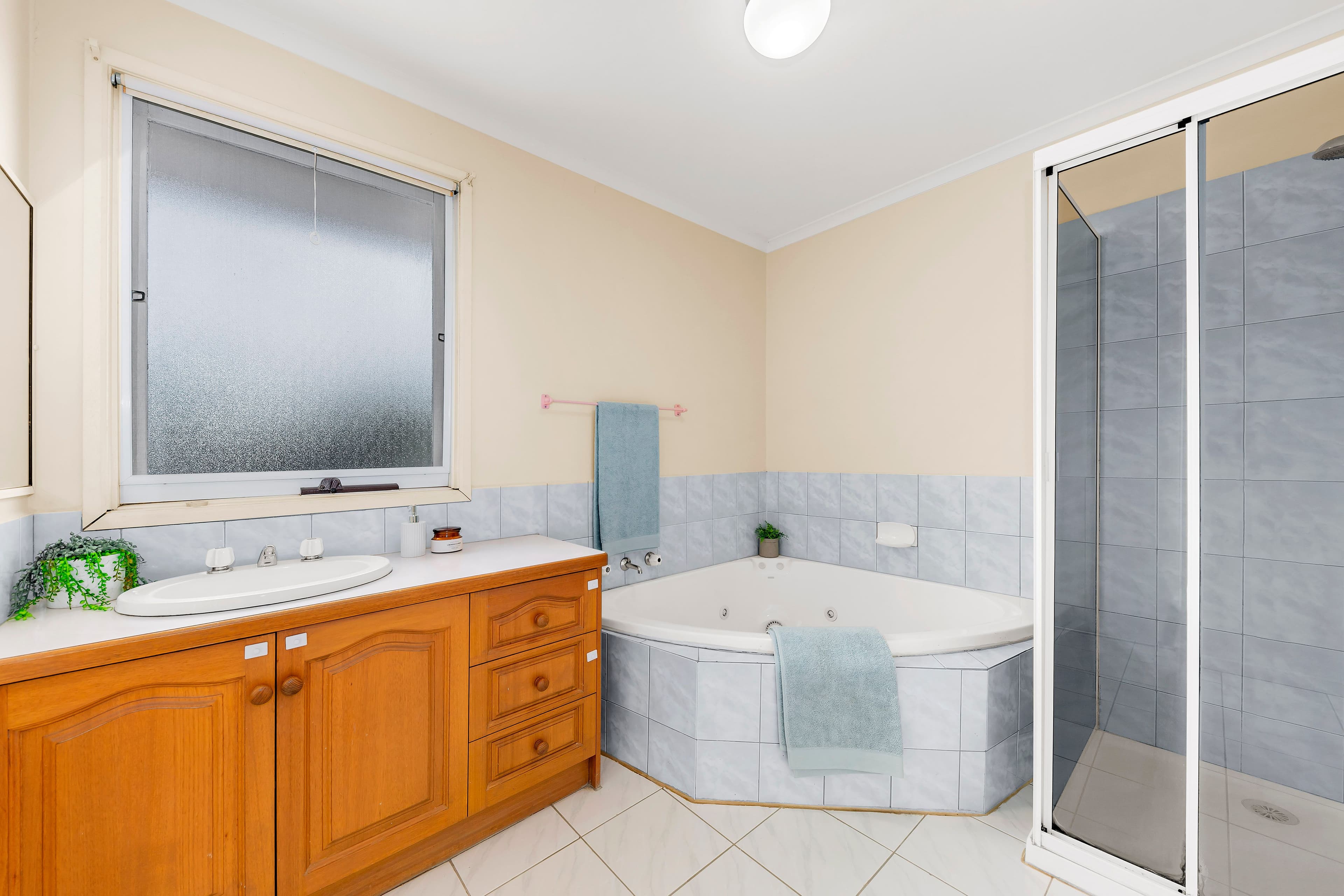 17 Fernbrook Rise, Knoxfield VIC 3180, Knoxfield - Thumbnail 8