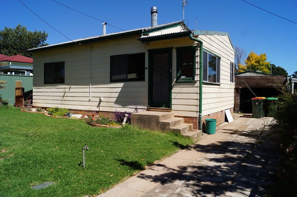 28 Buna Street, Orange - Image 1