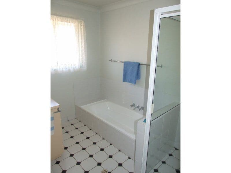 13 Charles Street, CROWS NEST QLD 4355, Crows Nest - Thumbnail 4