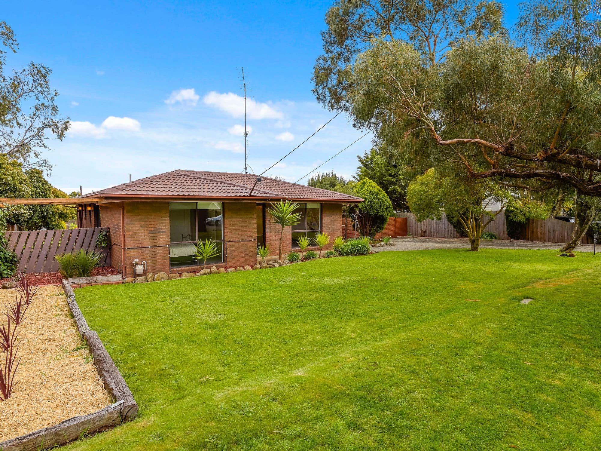 11 Warren Street, Kyneton VIC 3444, Kyneton - Image 1