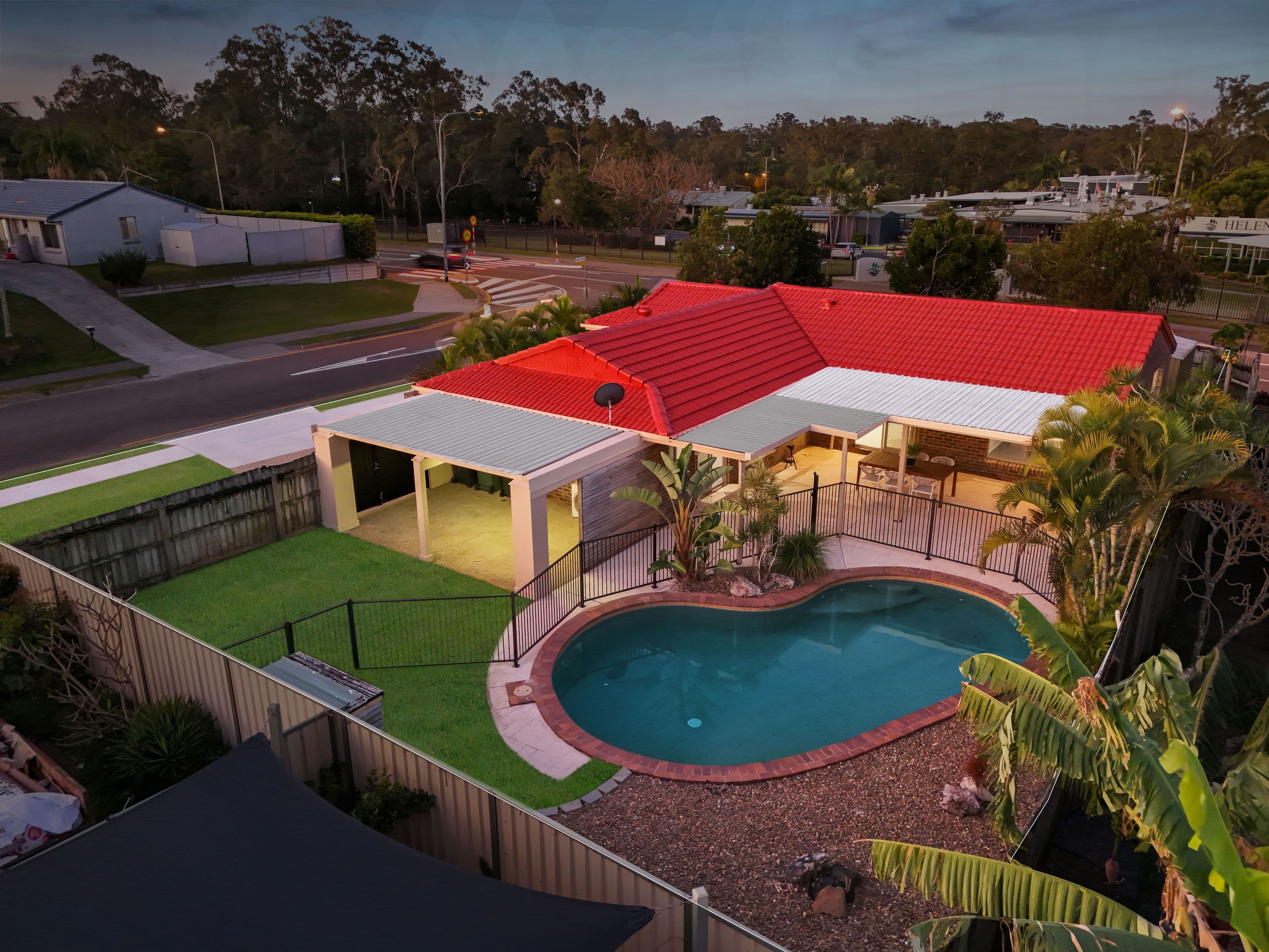 2 Adaminaby Drive, Helensvale QLD 4212, Helensvale - Thumbnail 3