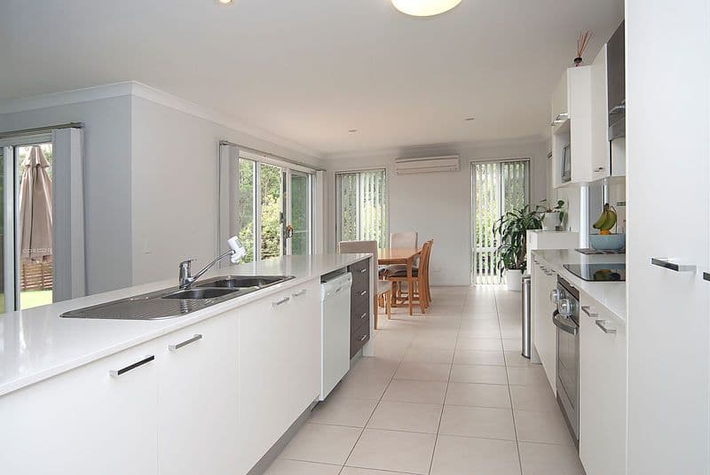 2/1 Nicholson Close, Research, Research - Thumbnail 2