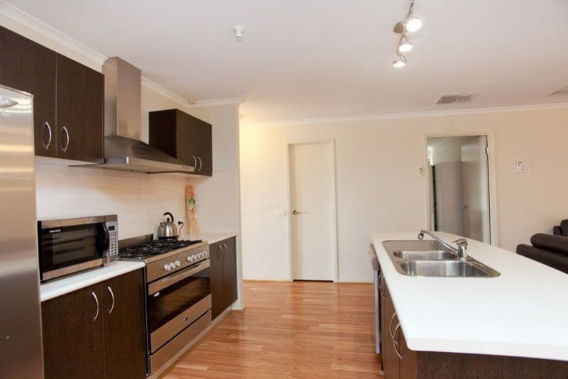 2 Spike Close, SOUTH MORANG VIC 3752, South Morang - Thumbnail 2