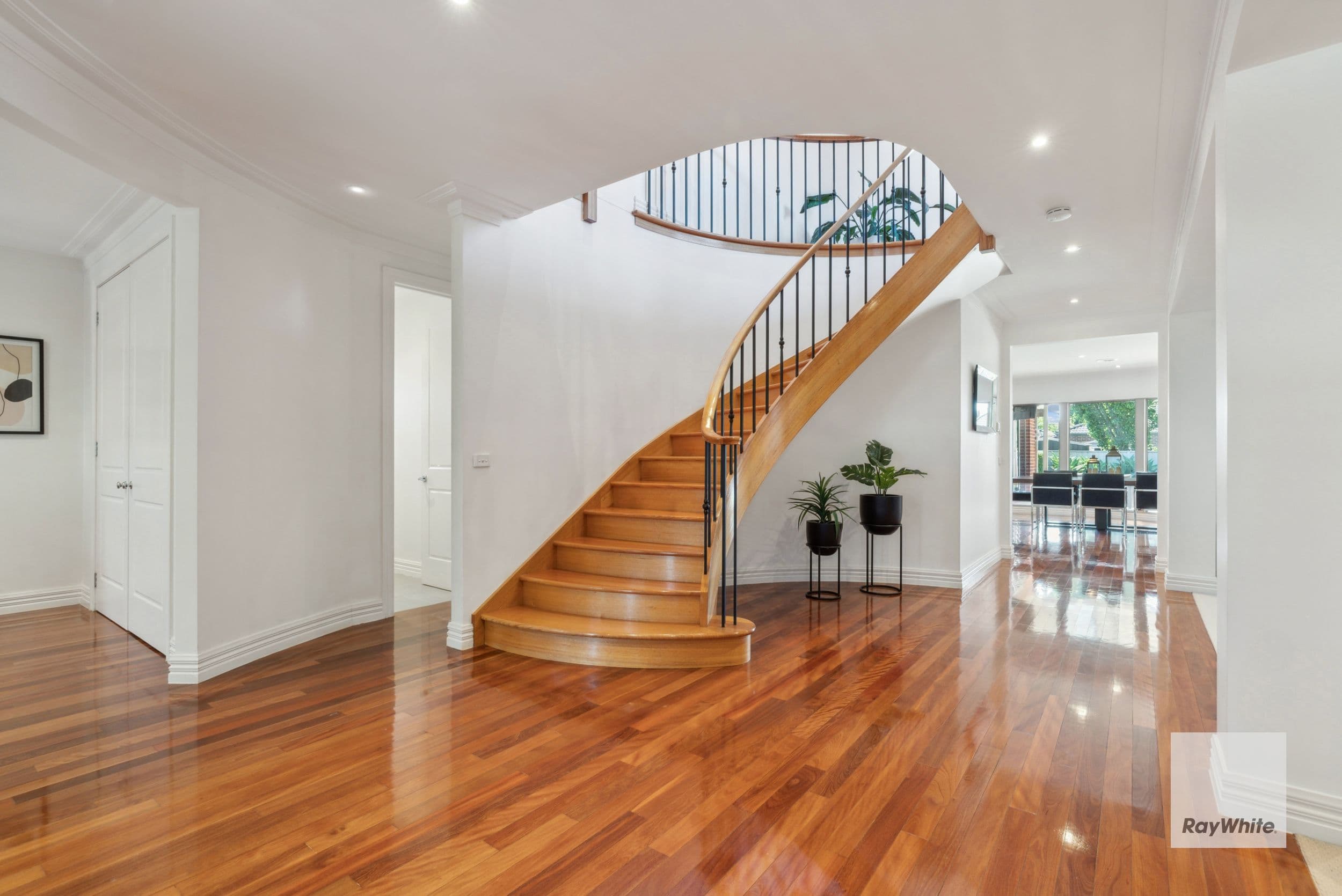 8 Plenty Close, Taylors Lakes VIC 3038, Taylors Lakes - Thumbnail 2