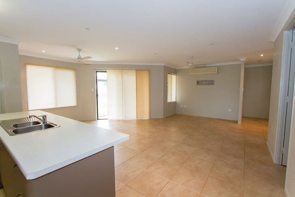 28 Blue Wren Drive, KELSO QLD 4815, Kelso - Thumbnail 6