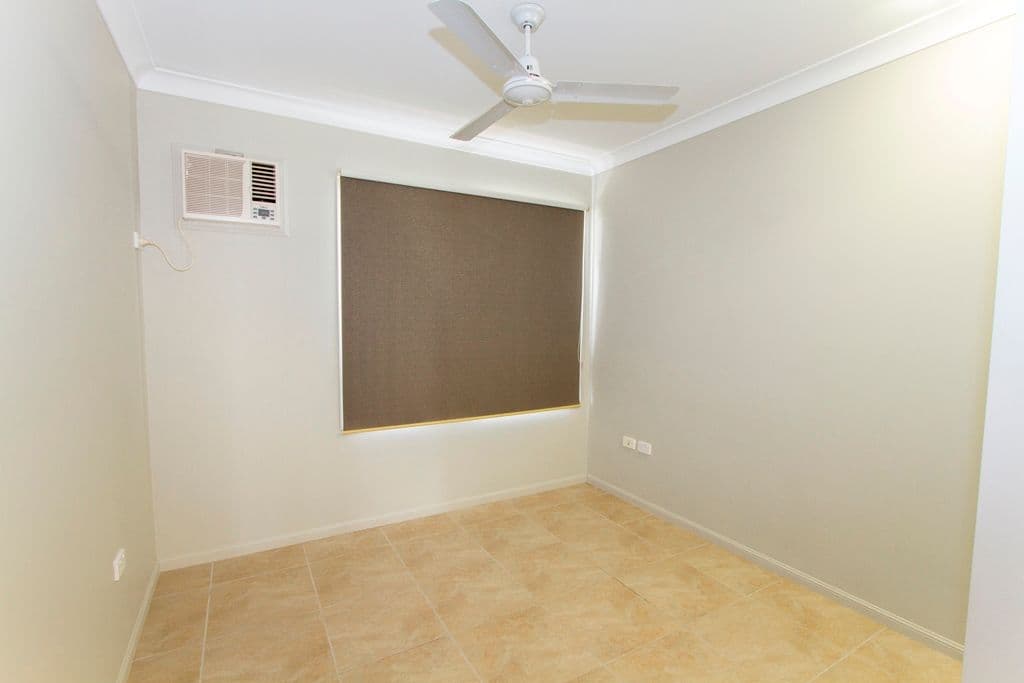 28 Blue Wren Drive, KELSO QLD 4815, Kelso - Thumbnail 8