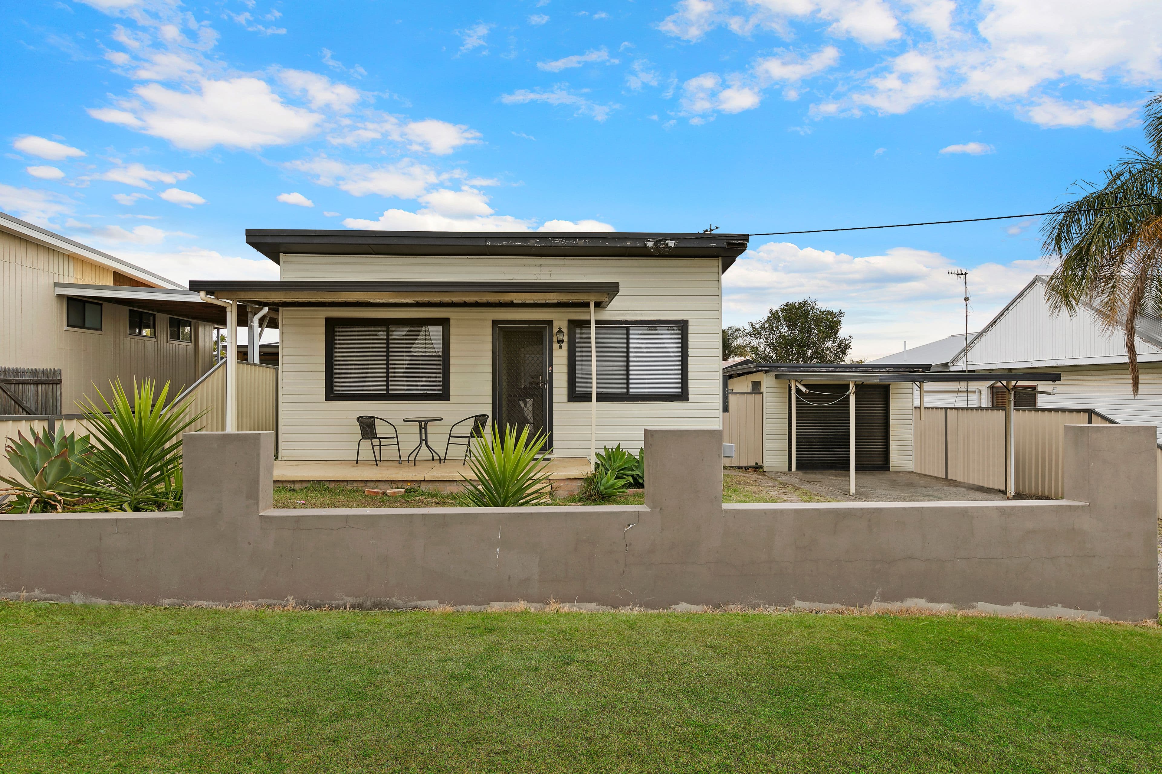 12 Shortland Avenue, Killarney Vale - Image 1