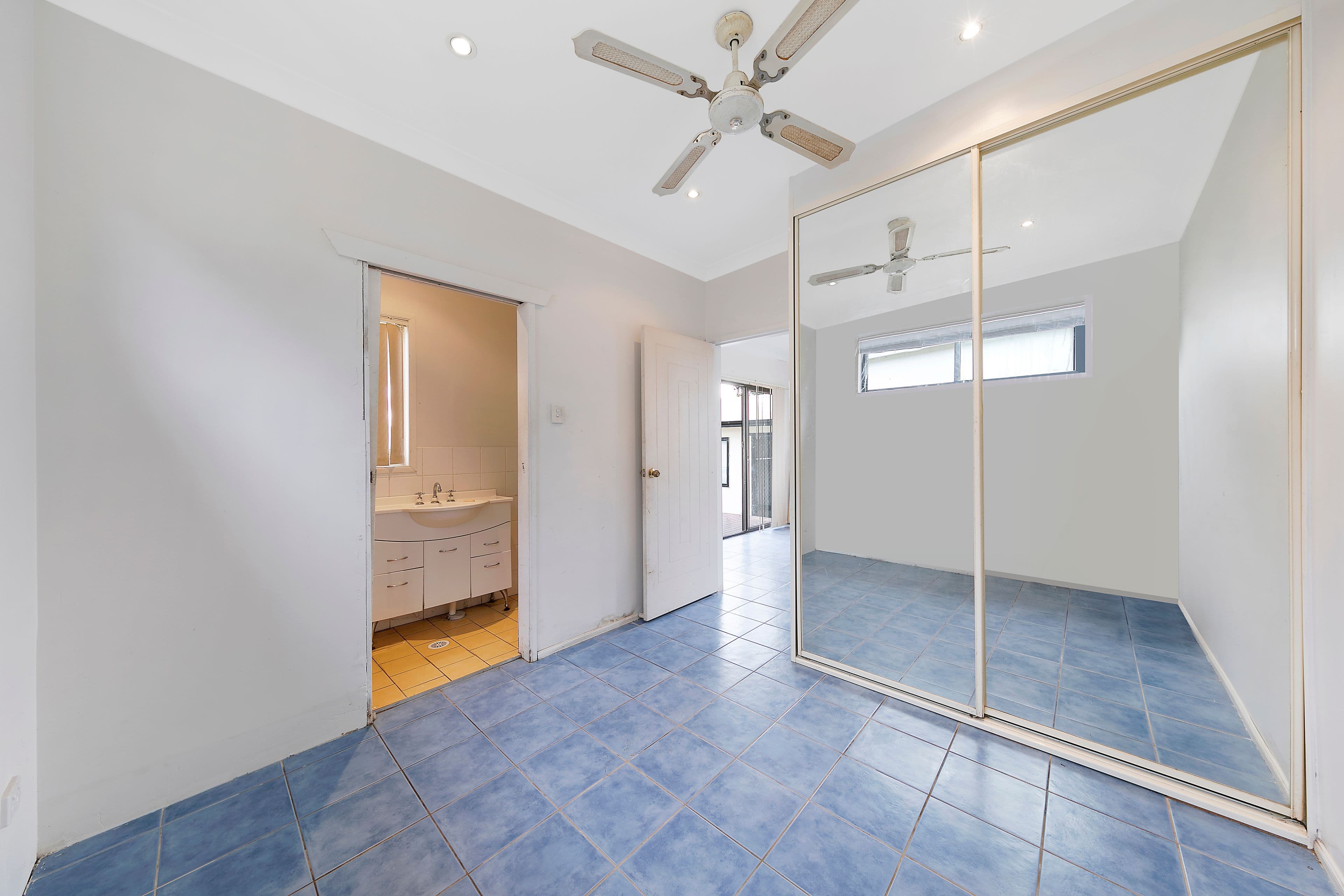 12 Shortland Avenue, Killarney Vale - Thumbnail 5