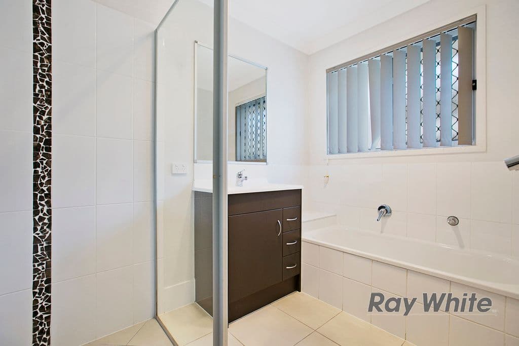 16 Kenilworth Crescent, Waterford QLD 4133, Waterford - Thumbnail 4