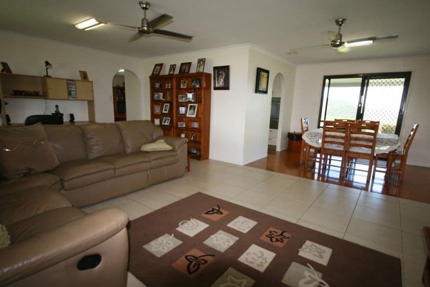 15 Cilla Hill Court, SARINA BEACH QLD 4737, Sarina Beach - Thumbnail 7