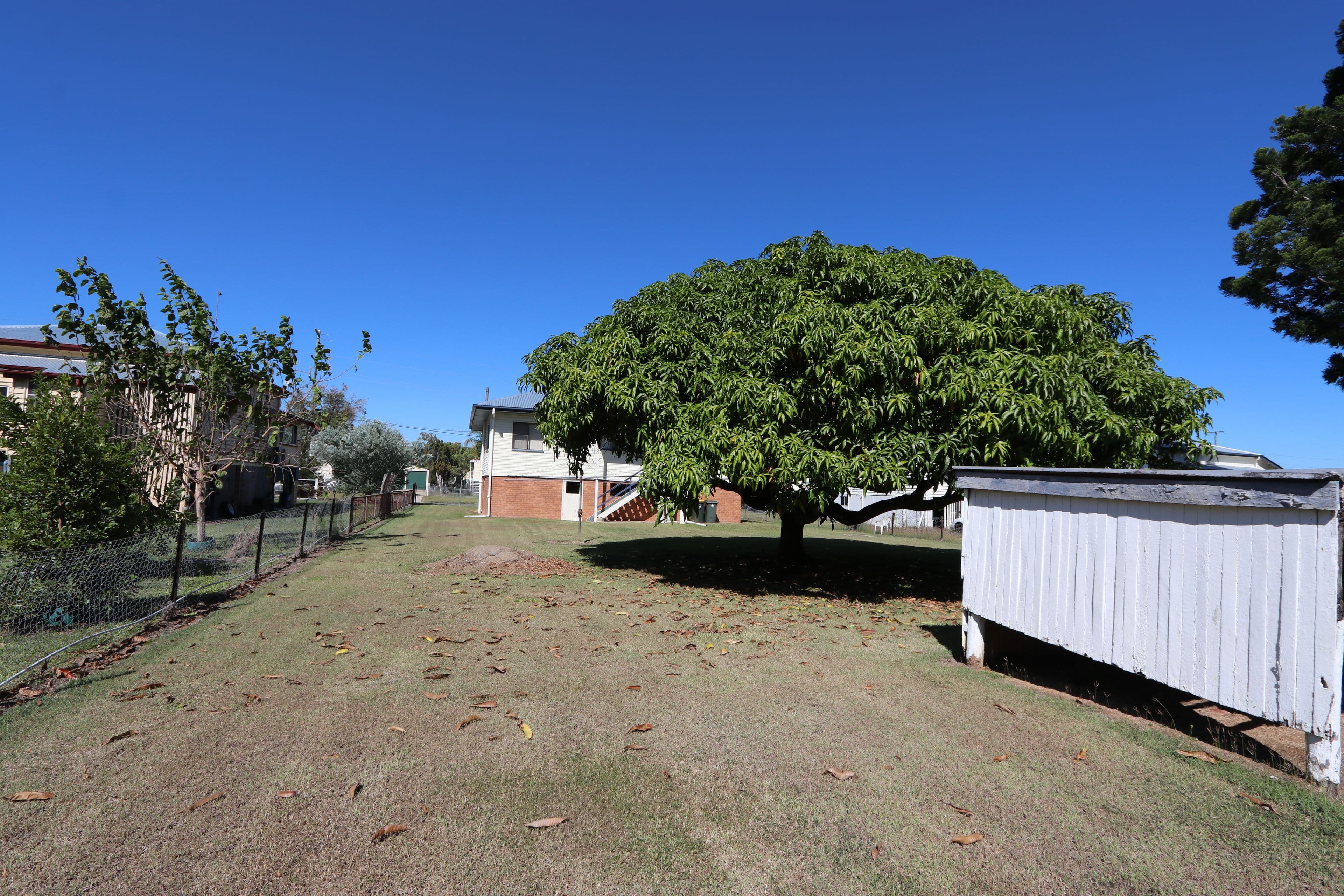 7 Medcraf Street, Park Avenue QLD 4701, Park Avenue - Thumbnail 4