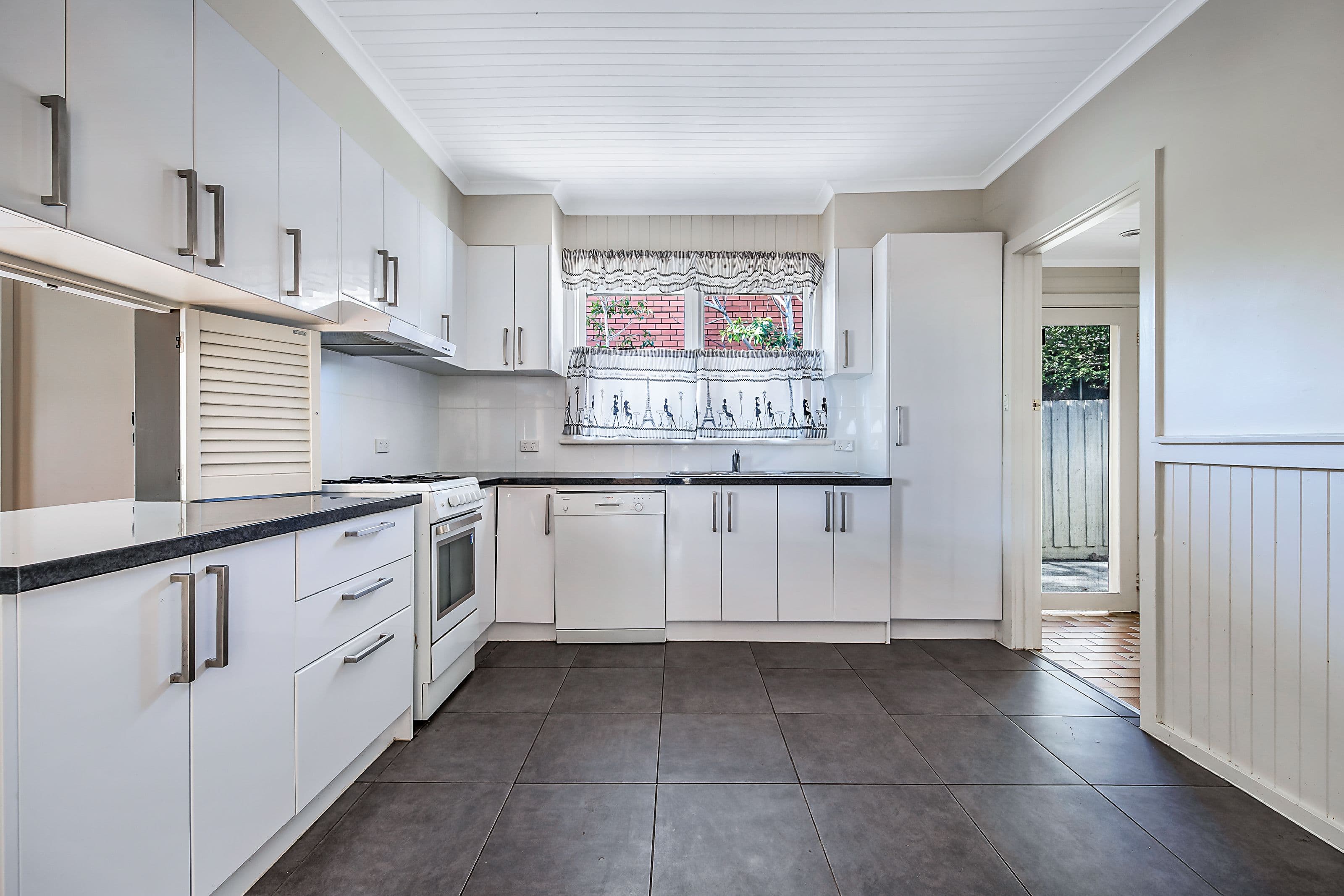 17 Windsor Avenue, Mount Waverley VIC 3149, Mount Waverley - Thumbnail 7